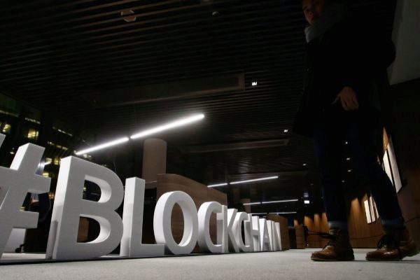S&M Services hablando de Blockchain para la ONU en un evento de Alastria
